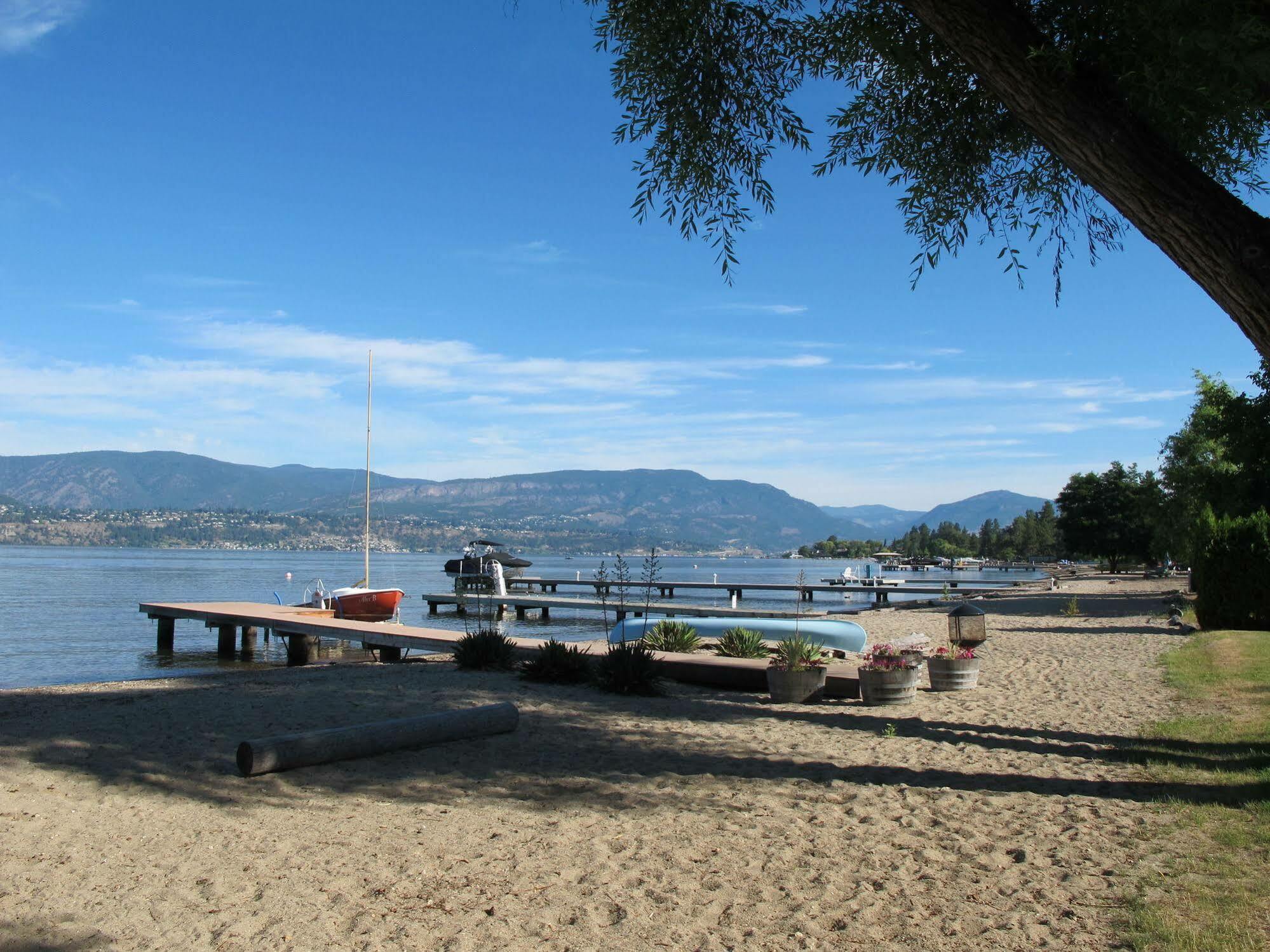 Lakeshore B&B Kelowna Exterior photo