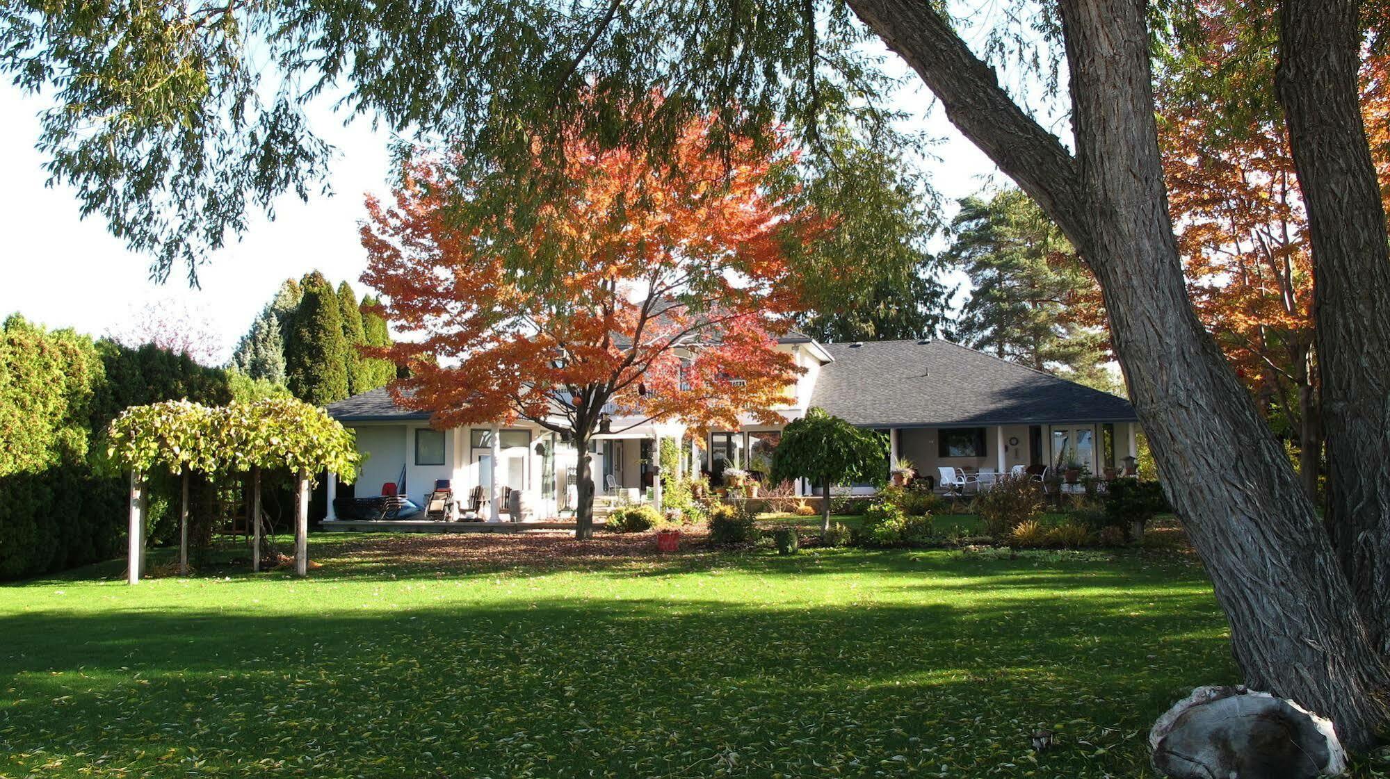 Lakeshore B&B Kelowna Exterior photo