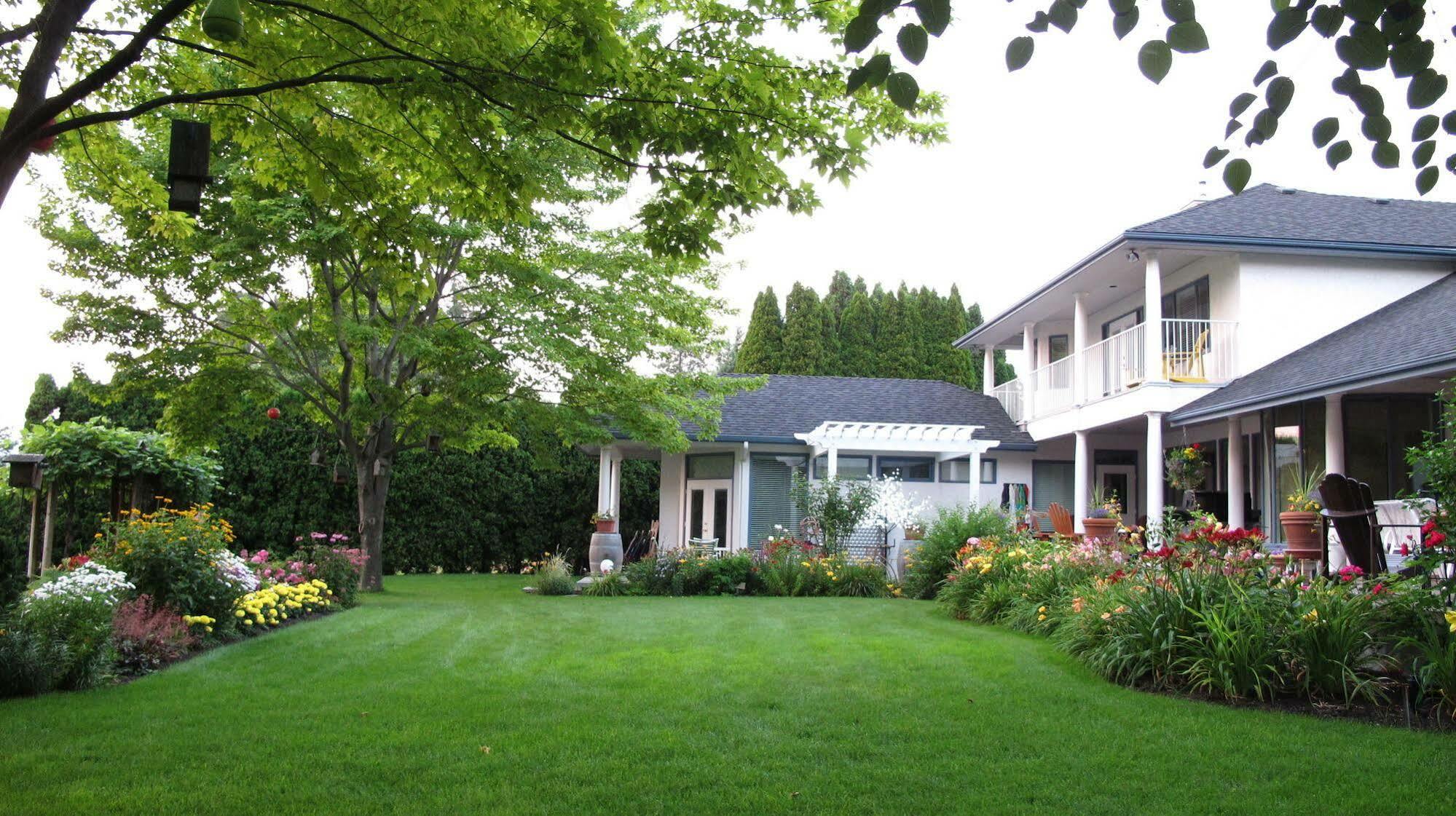 Lakeshore B&B Kelowna Exterior photo